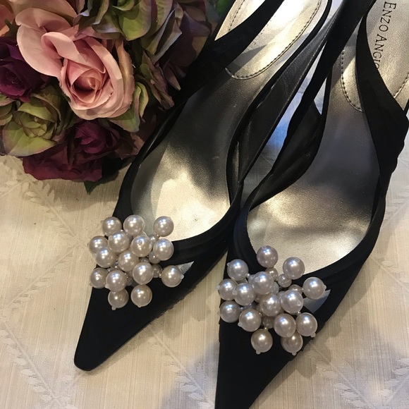 heels with pearl detail